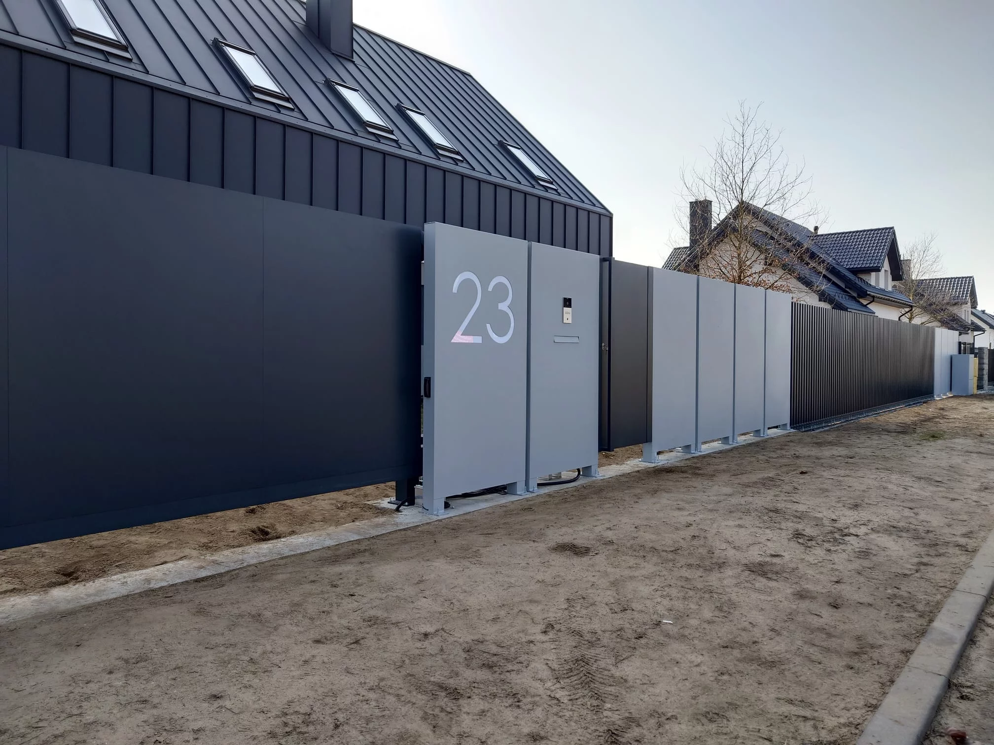 Realizacja Euro Fences: Dwustronna Pełna Blacha/Comb Standard – Łódź 03.2025 - Łódź (zdjęcie 3)