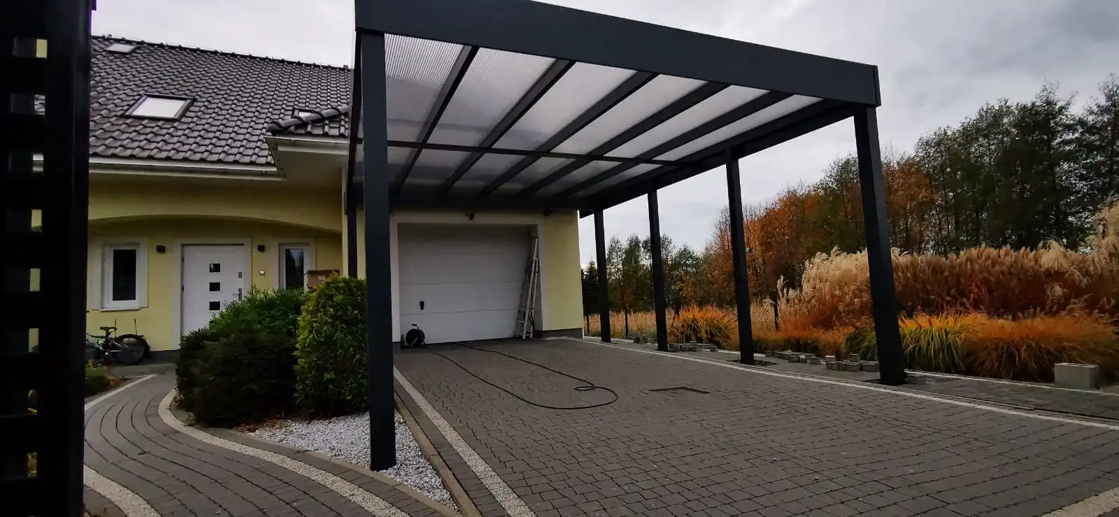 Realizacja Euro Fences: Carport – Tyczyny 10.2025 - Tyczyny (zdjęcie 1)