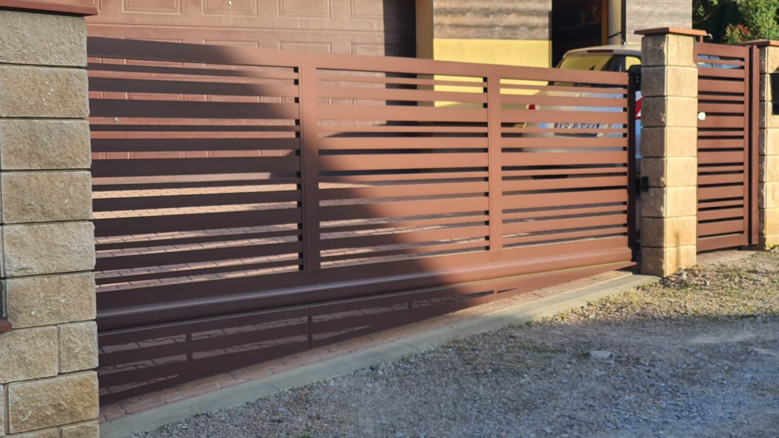 FRIZ 2023 BRAMA PRZESUWNA + FURTKA M (5)