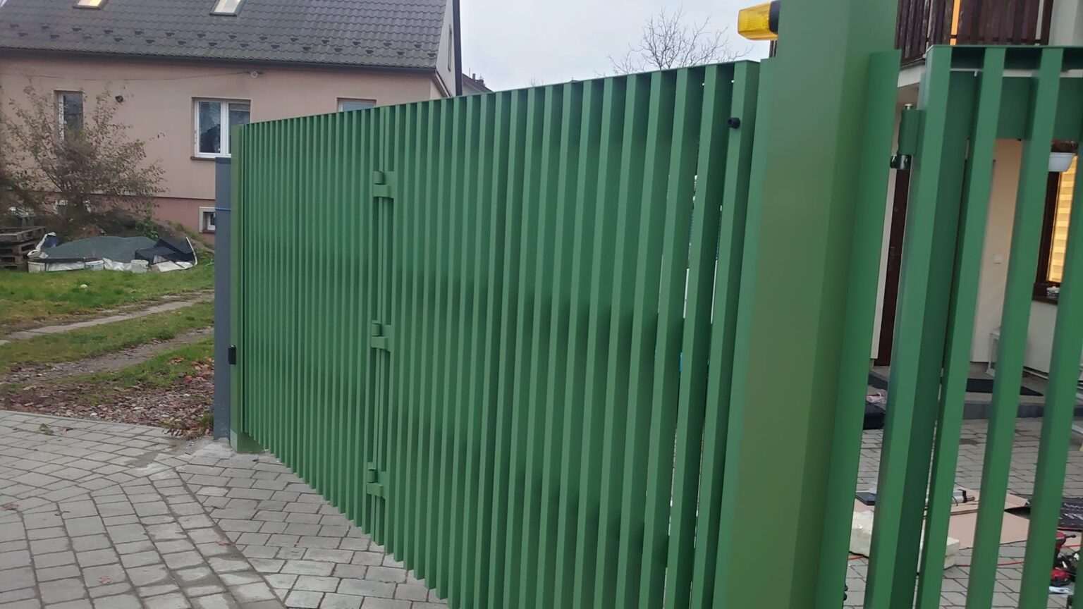 brama-aluminiowa-comb-light-euro-fences-warszawa