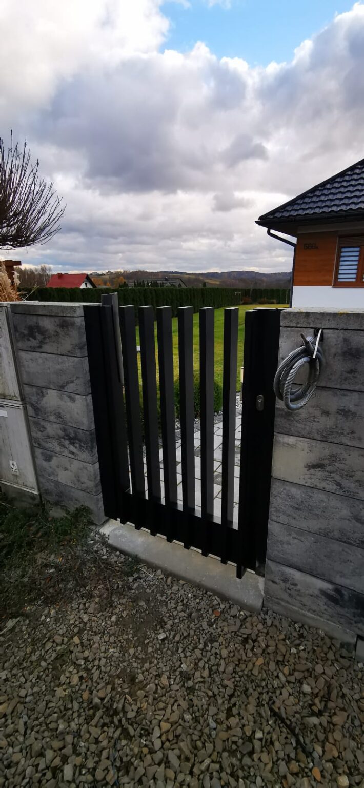 furtka-aluminiowa-euro-fences-ogrodzenia-tyczyn