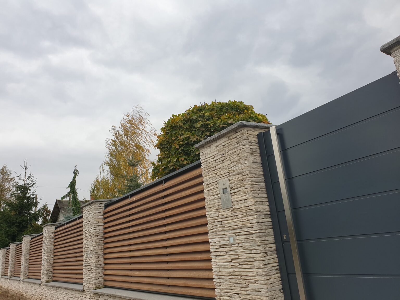 furtka-aluminiowa-modern-euro-fences-ogrodzenia