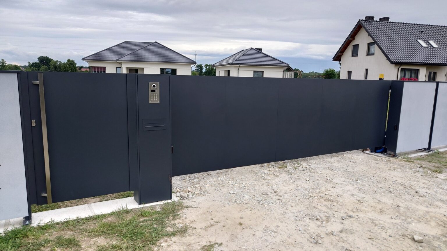 blacha-pelna-brama-aluminiowa-euro-fences-ogrodzenia-kluczbork